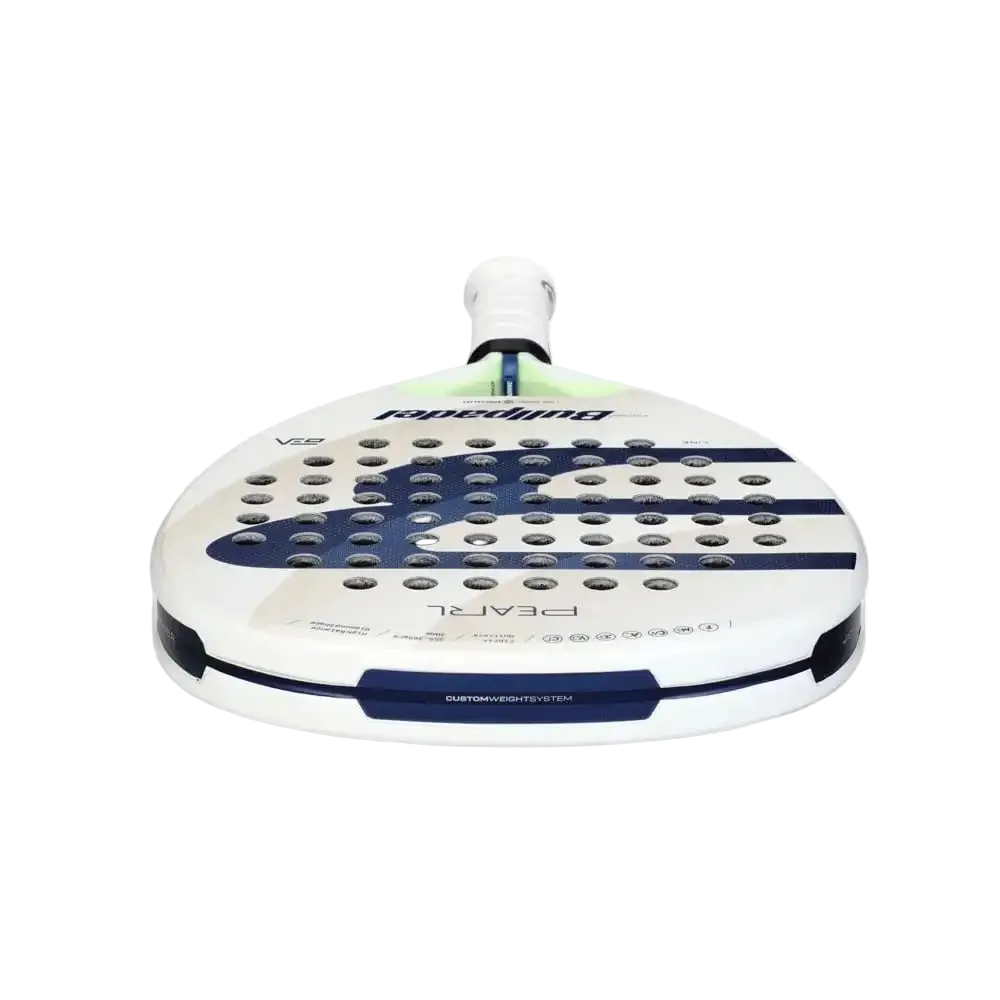 Bullpadel Pearl Bea González 2026, pala profesional con núcleo de fibra de carbono y EVA soft performance, diseñada